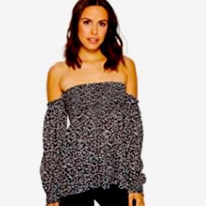 Romeo + Juliet Couture black and white cold shoulder puff sleeve top